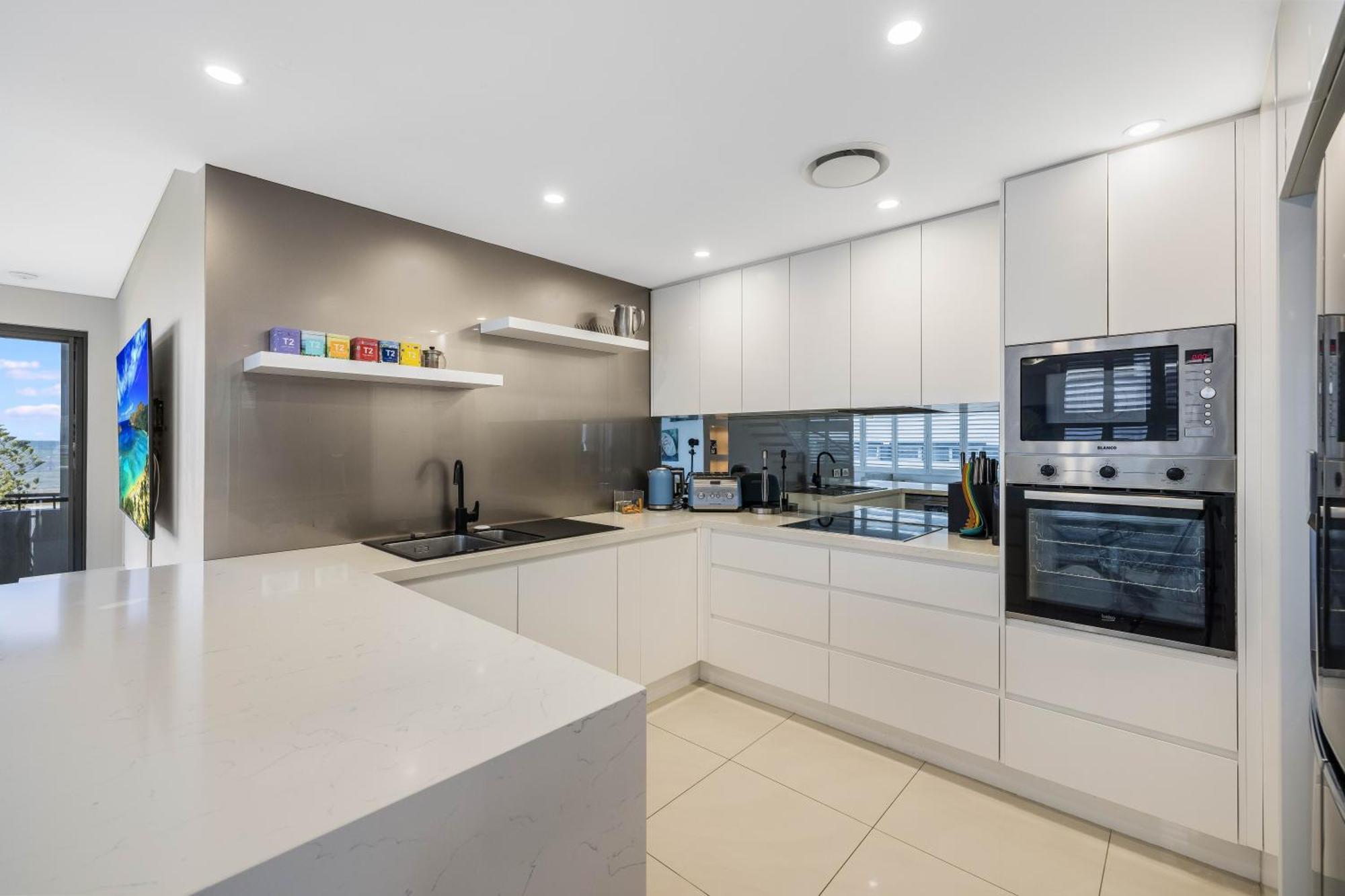 Meridian Alex Beach Apartments Alexandra Headland Room photo