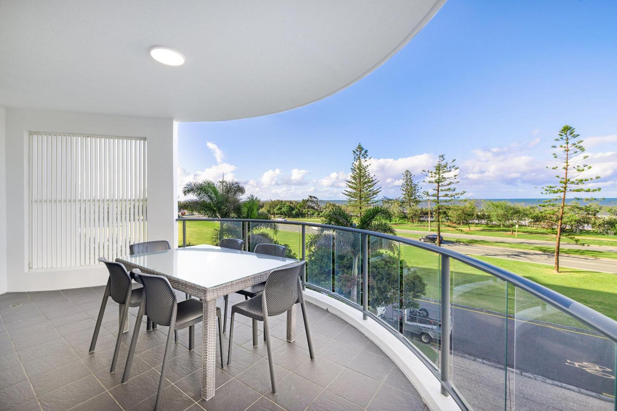 Meridian Alex Beach Apartments Alexandra Headland Room photo