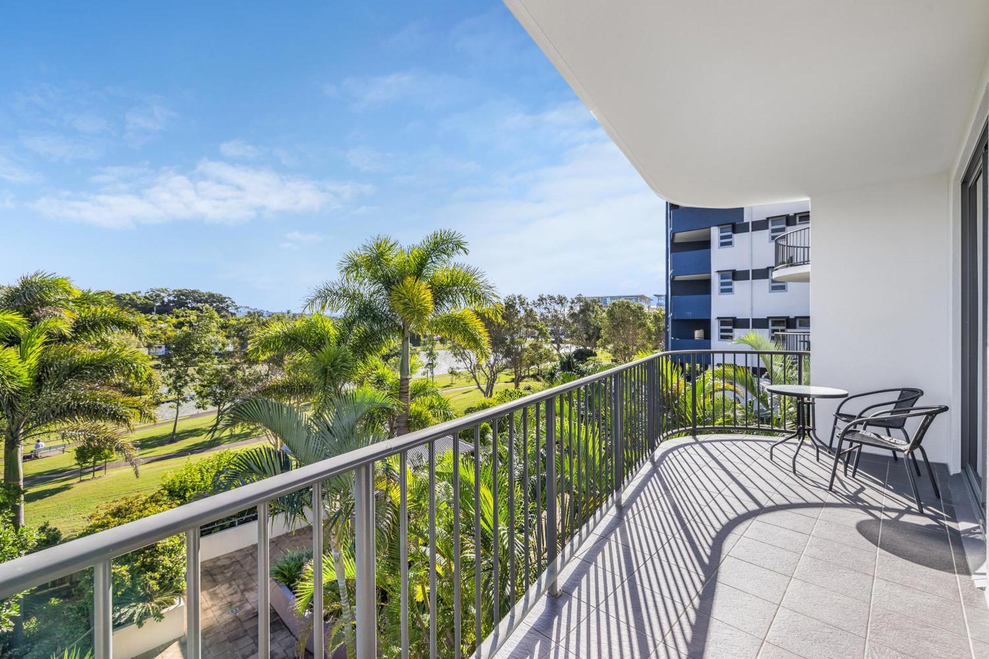 Meridian Alex Beach Apartments Alexandra Headland Room photo