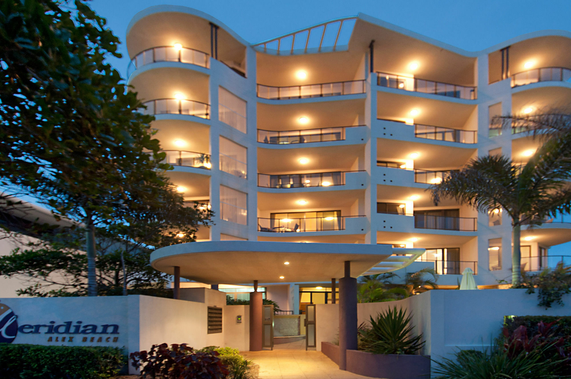 Meridian Alex Beach Apartments Alexandra Headland Exterior photo