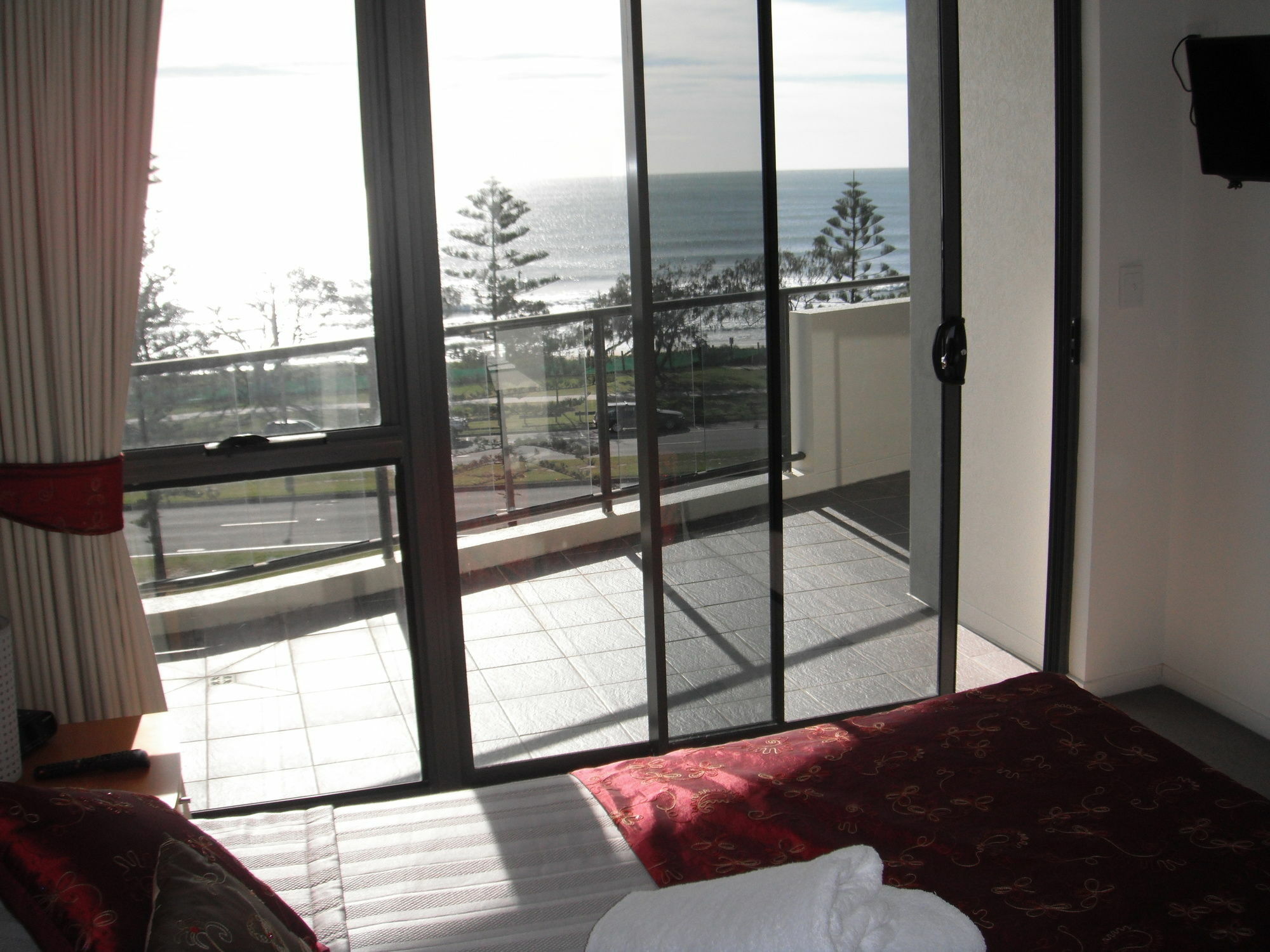 Meridian Alex Beach Apartments Alexandra Headland Exterior photo